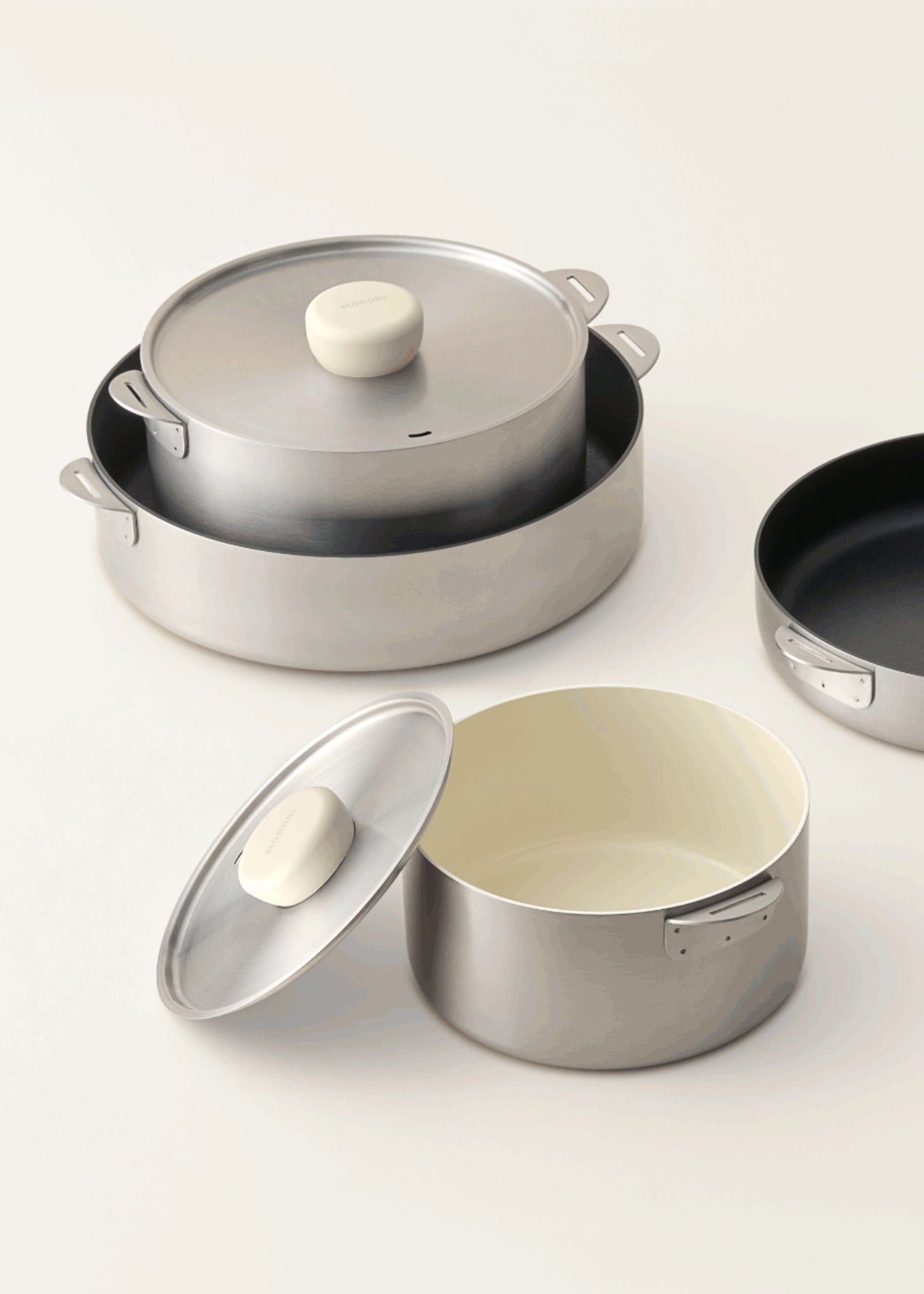 From the stove, into the oven and onto the table: WMF Click & Serve  cookware